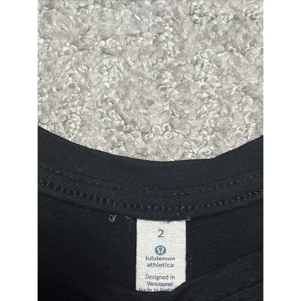 Lululemon Women’s Love Long Sleeve Running Shirt Scoop Bottom Hem Black Size 2